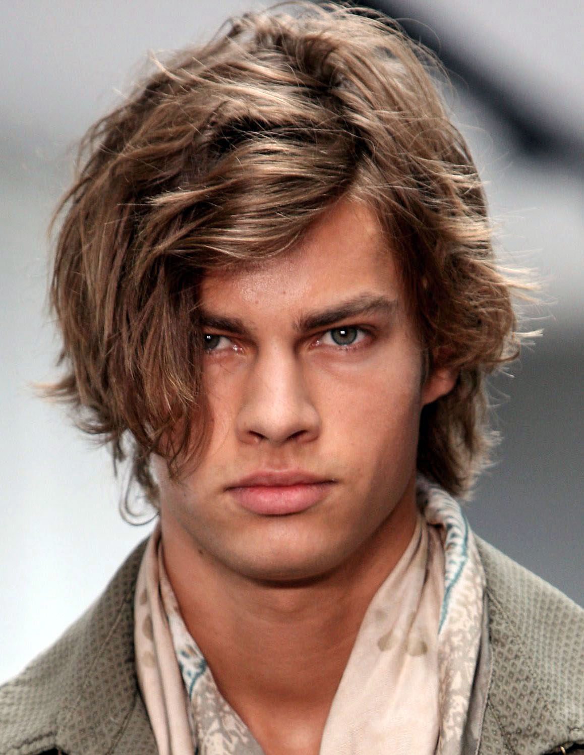 Best Hairstyles for Men with Round Faces | All Things Hair