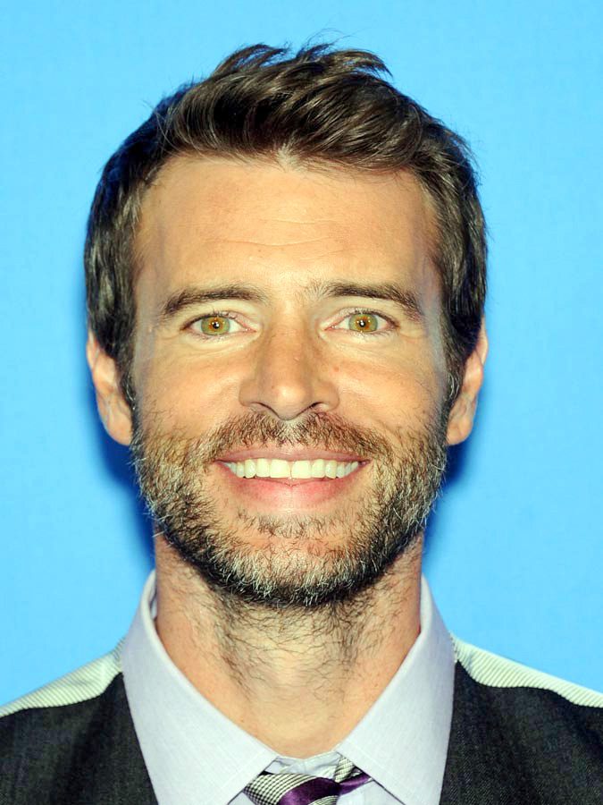 Scott Foley’s Voluminous Brush-Up Hairstyle