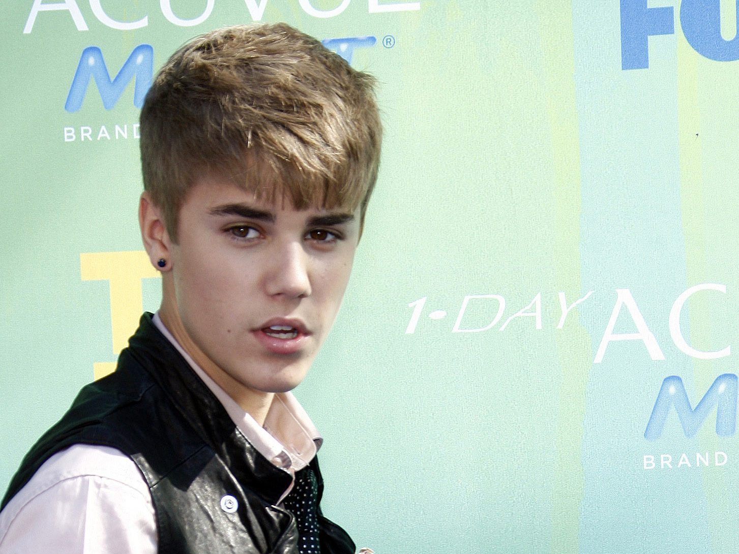 Justin Bieber Haircut Styles Evolution Over the Years