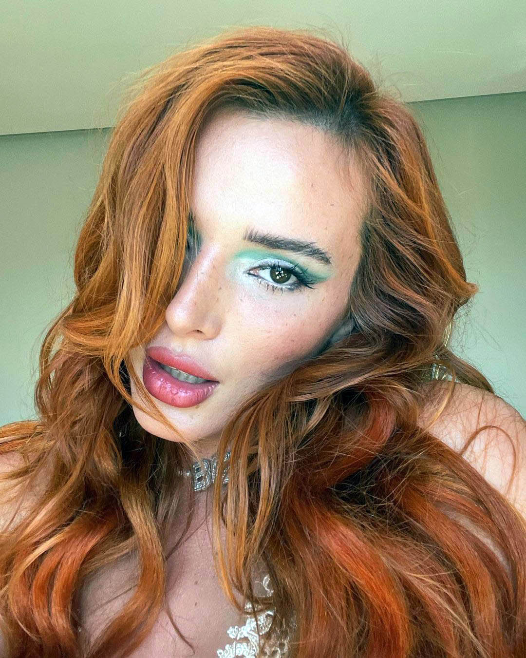 Bella Thorne's Glamorous Side Bangs