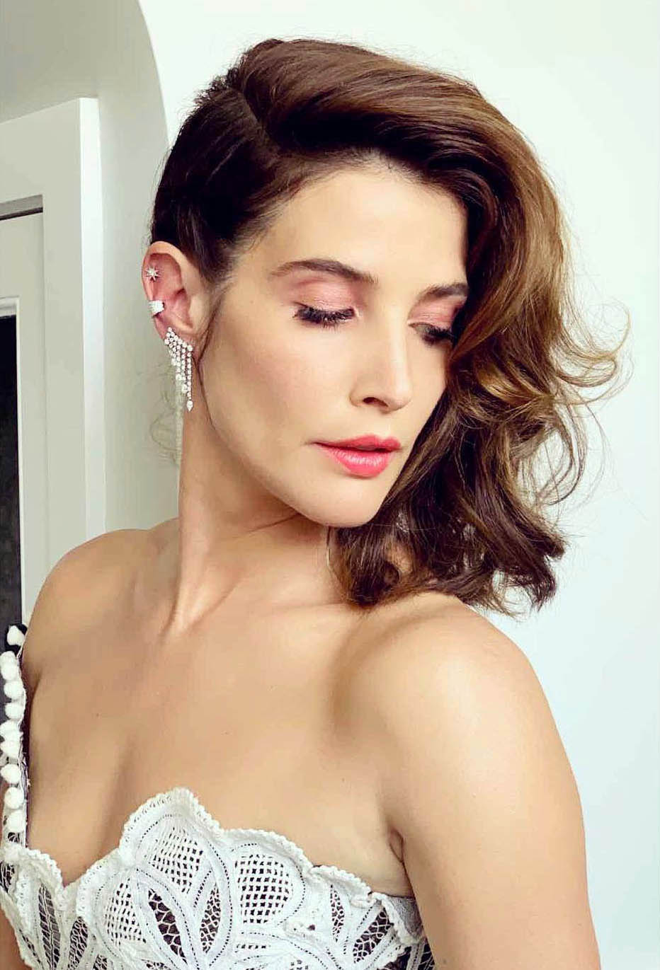 Cobie Smulders' Side-Swept Waves