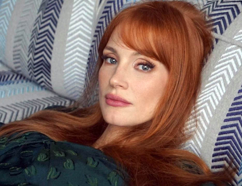 Jessica Chastain's Long Hair With Side-Swept Bangs