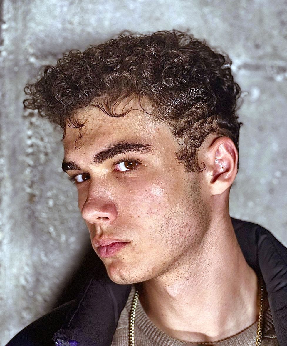 Best Haircuts For White Males: Curly Hairstyle