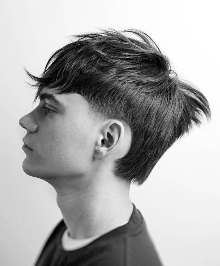 Asher Book Short Straight Hairstyle - TheHairStyler.com