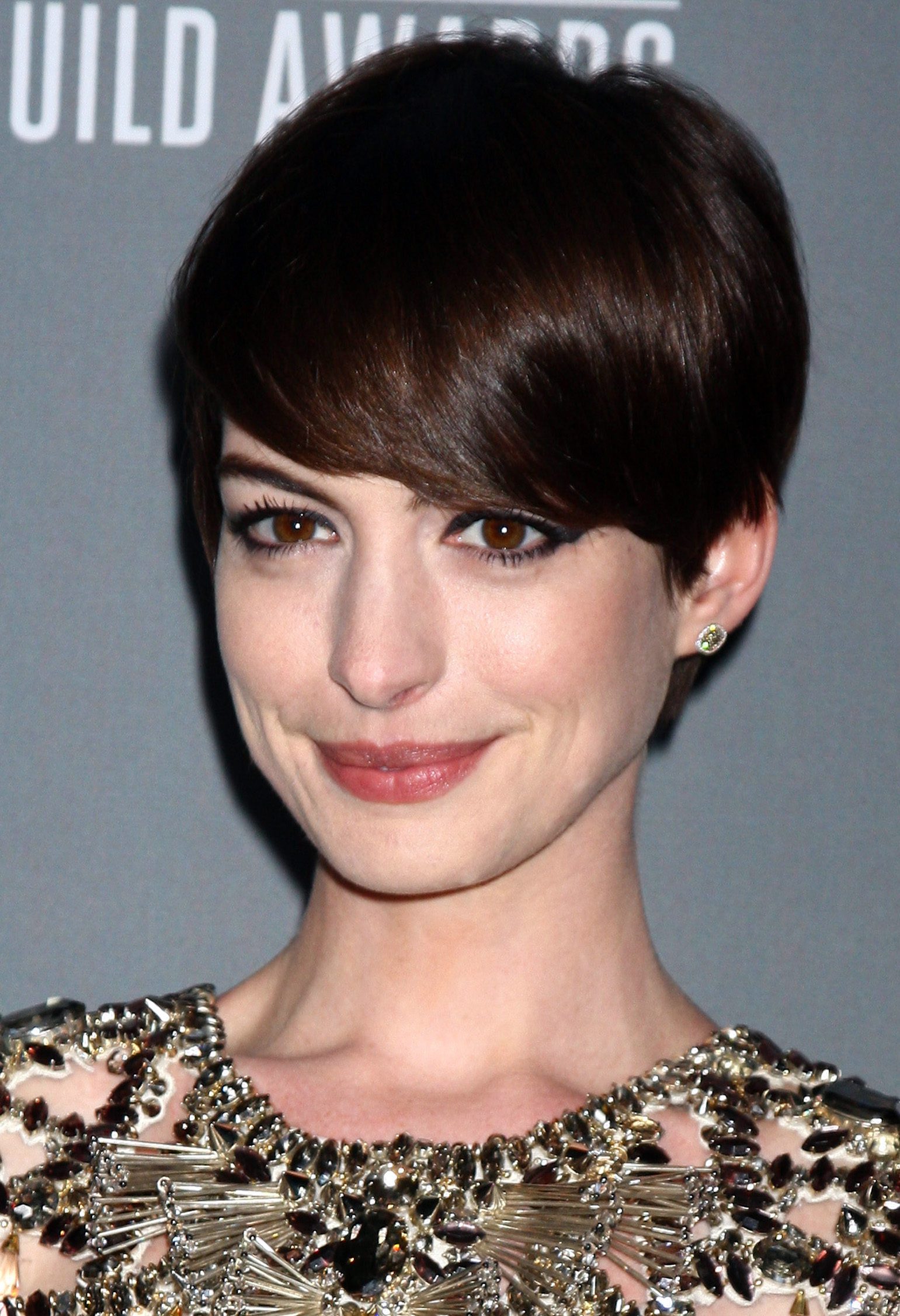 Anne Hathaway's Medium Pixie