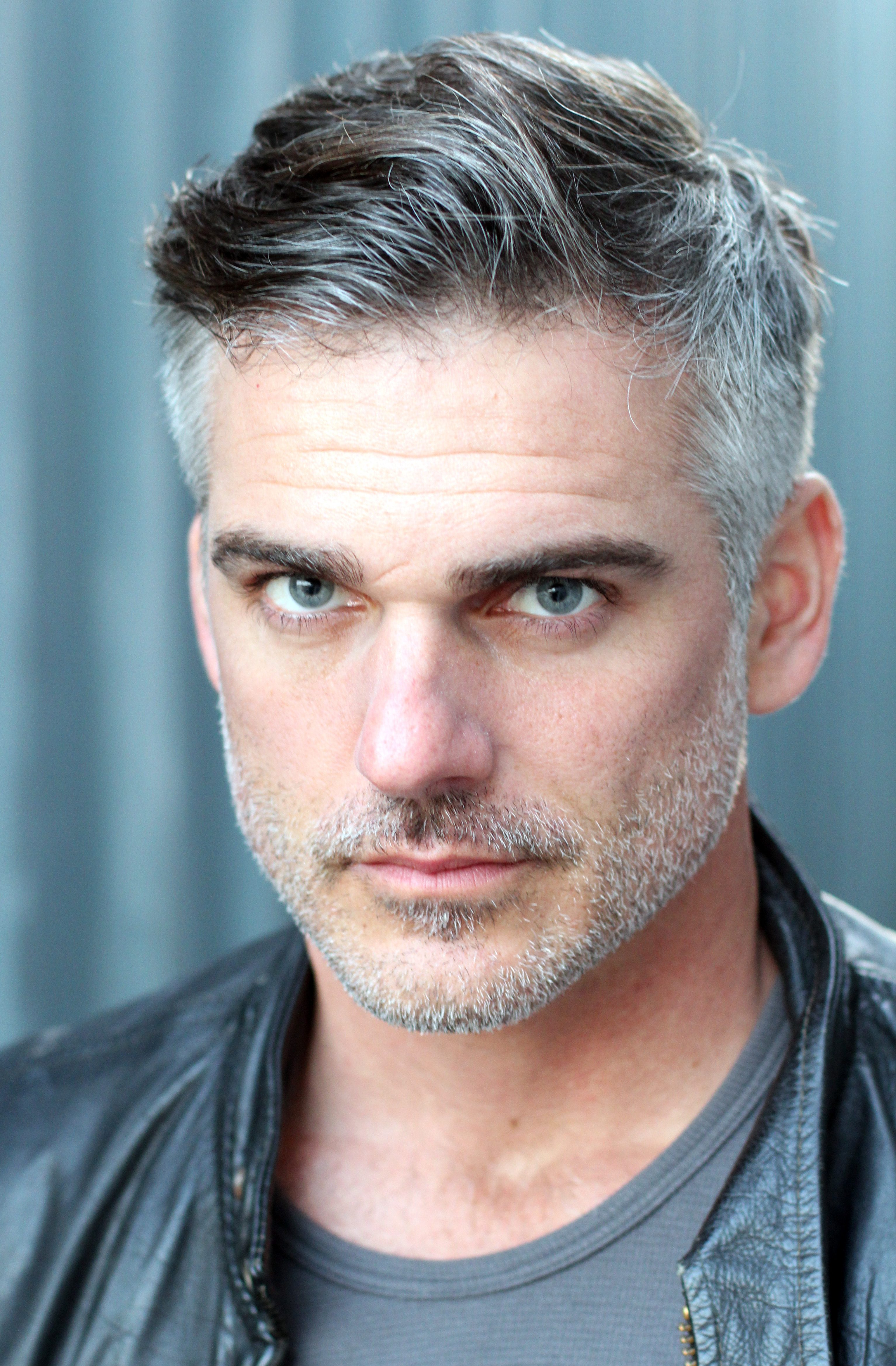 15 Glorious Hairstyles For Men With Grey Hair A K A Silver Foxes