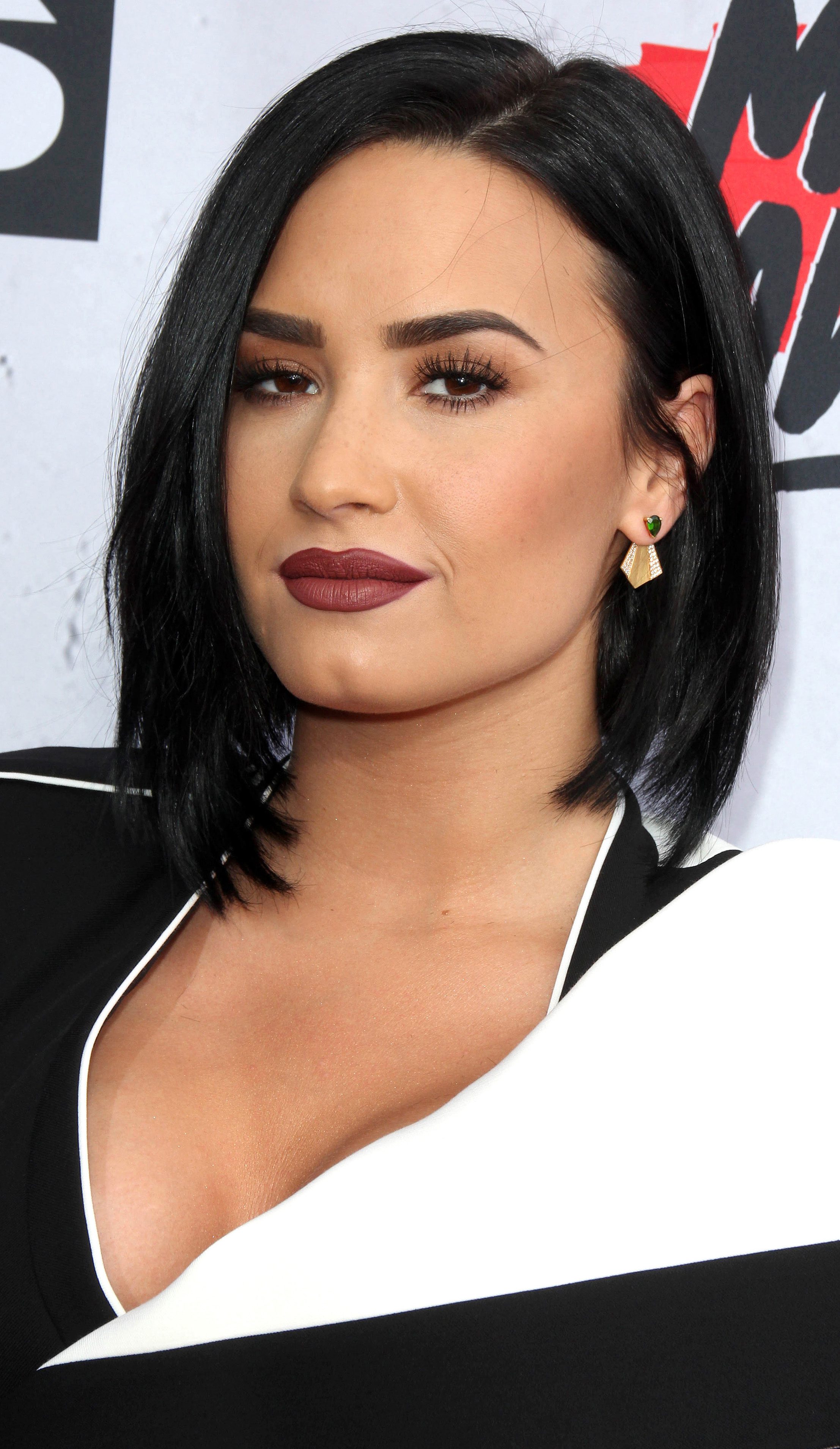 Demi Lovato's Inverted Bob