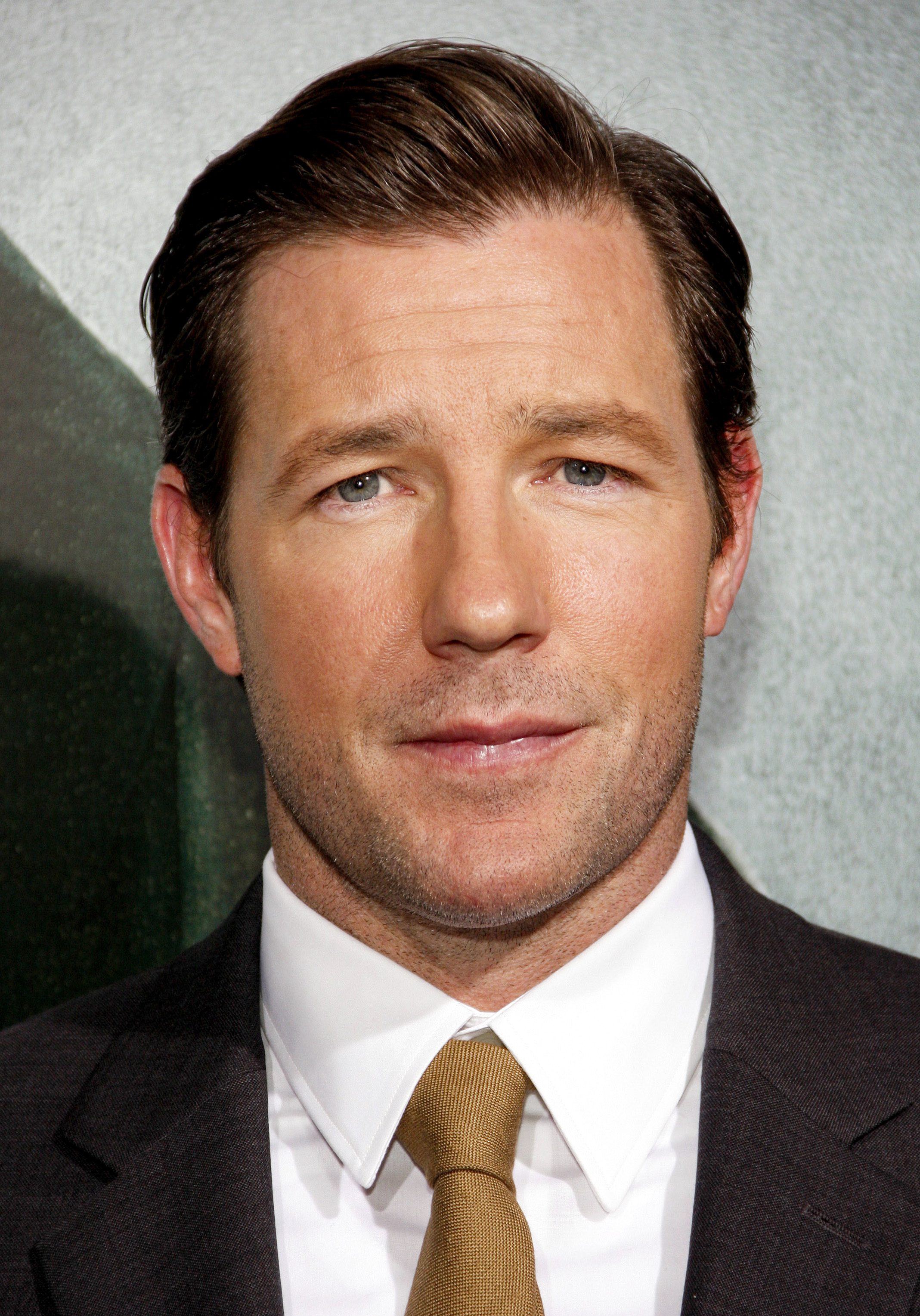 Edward Burns Classic Business Cut