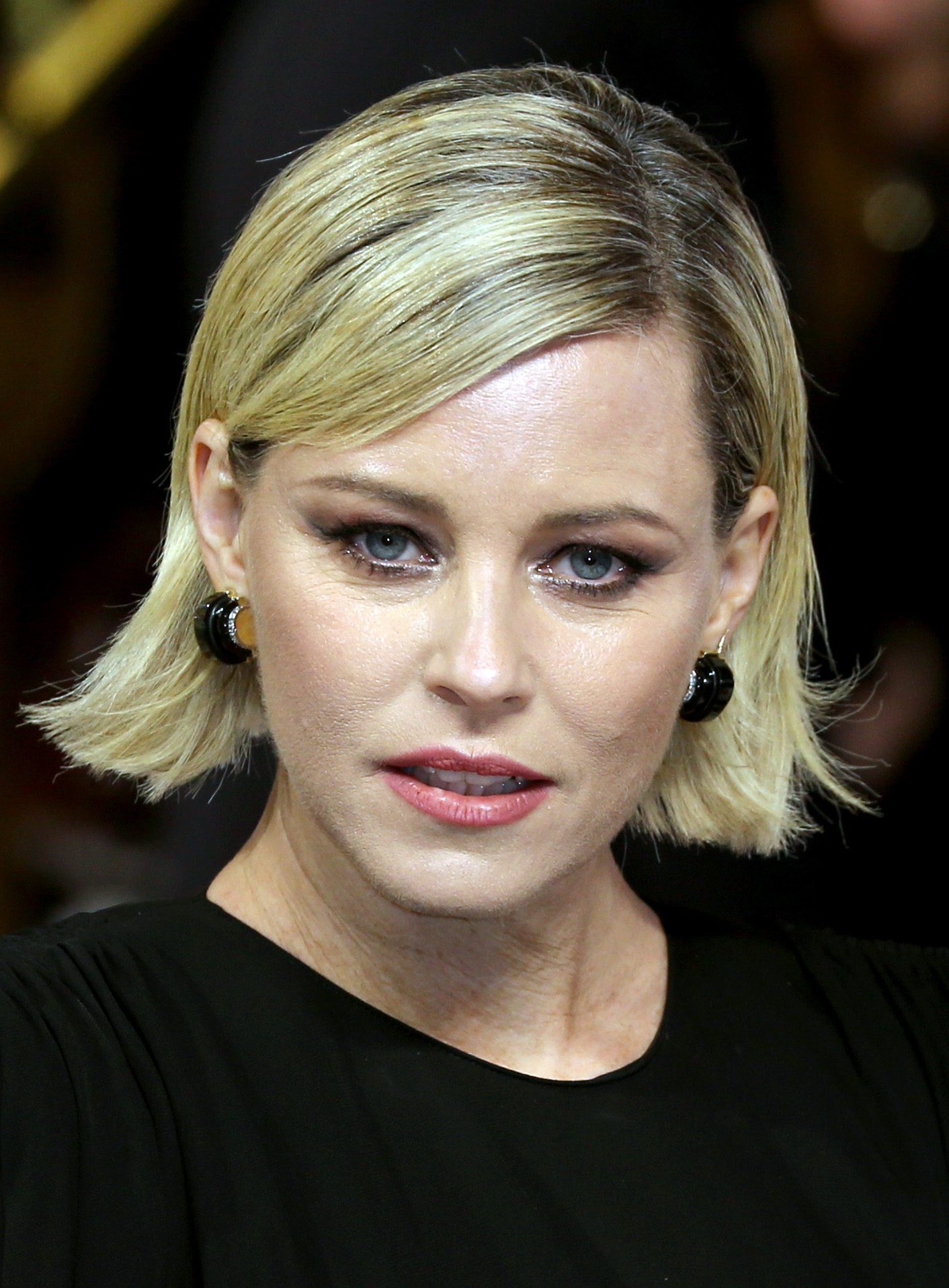 Elizabeth Banks Side-Swept Bangs and Bob