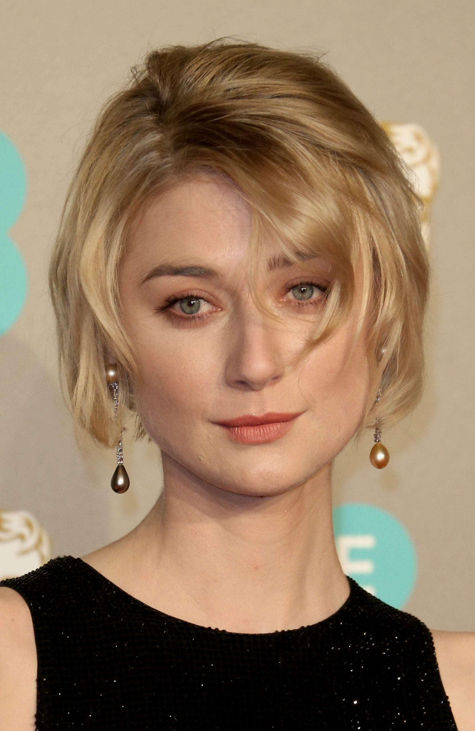 Elizabeth Debicki's Layered Bob