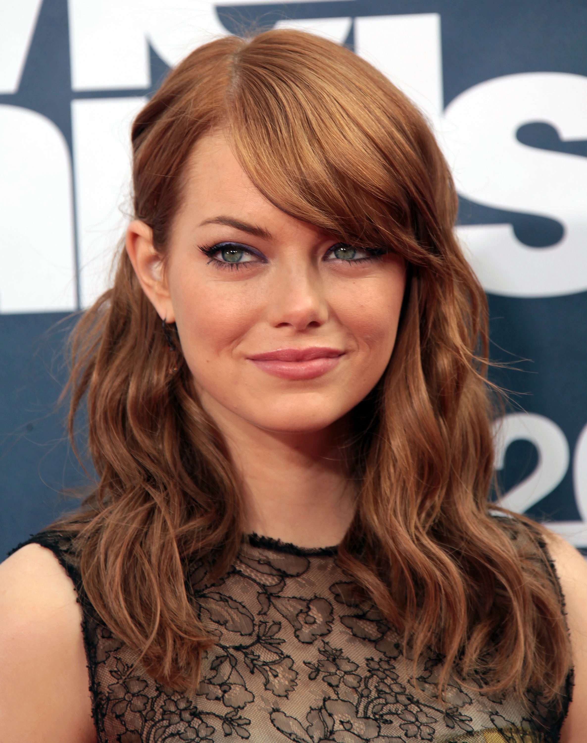 40 Hairstyles With Side Swept Bangs to Transform Your Look.