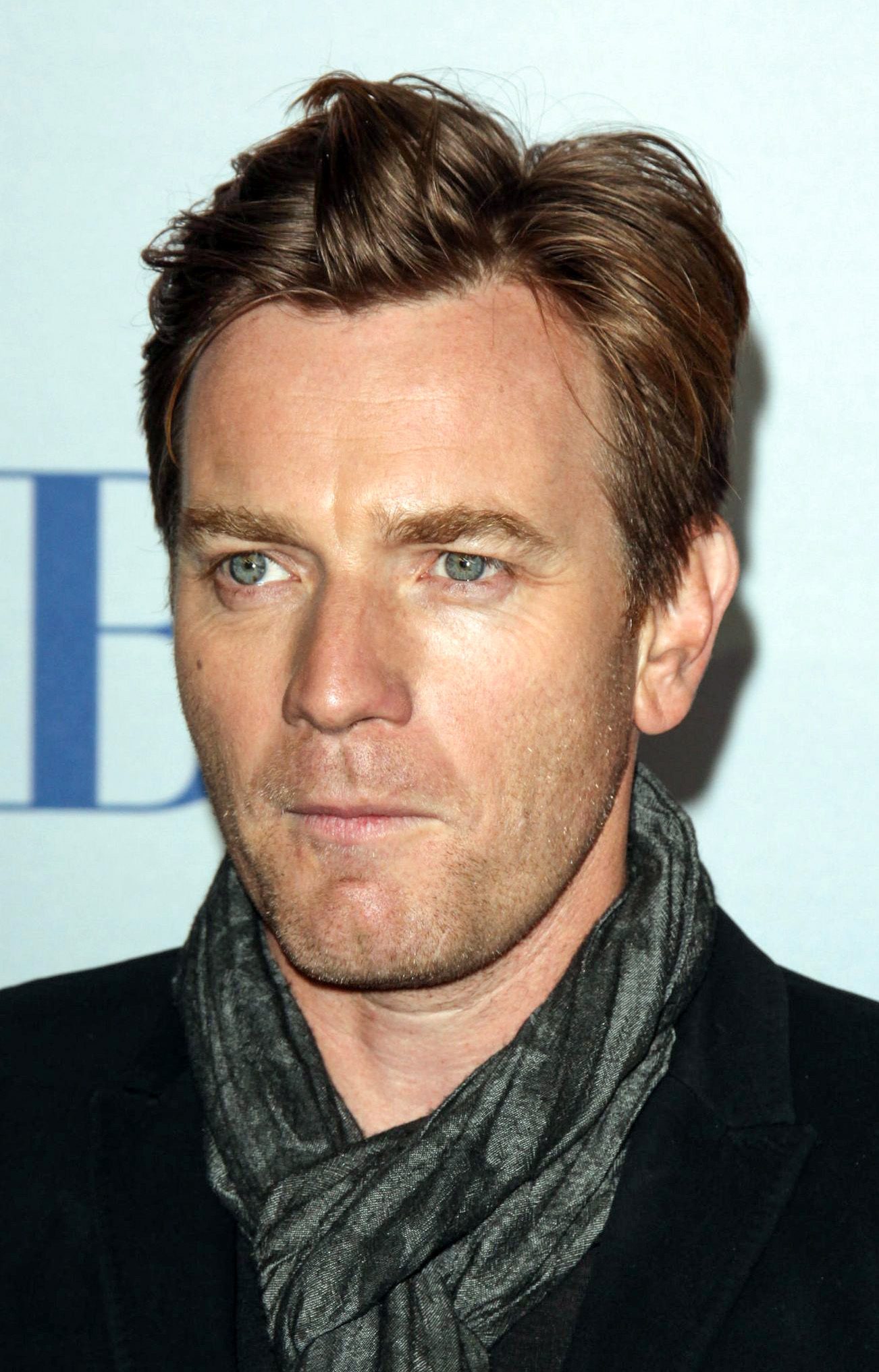  Ewan McGregor’s Side Part