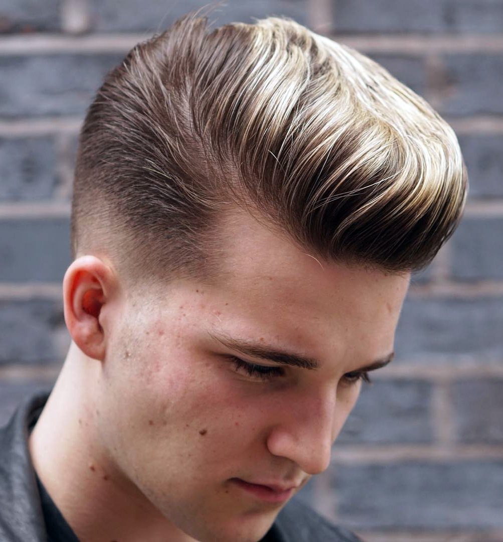 12 Stunning Hairstyles for Small Face Men | Styles At Life