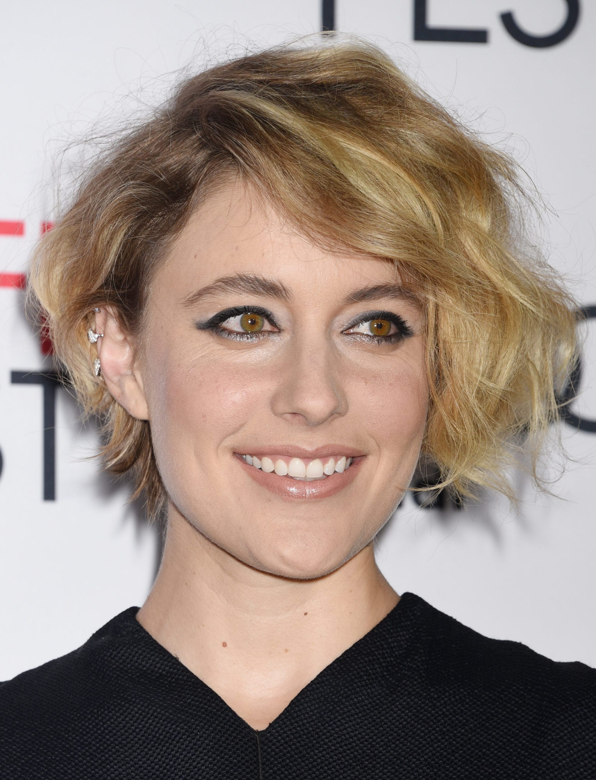 Greta Gerwig's Wavy Short Bob