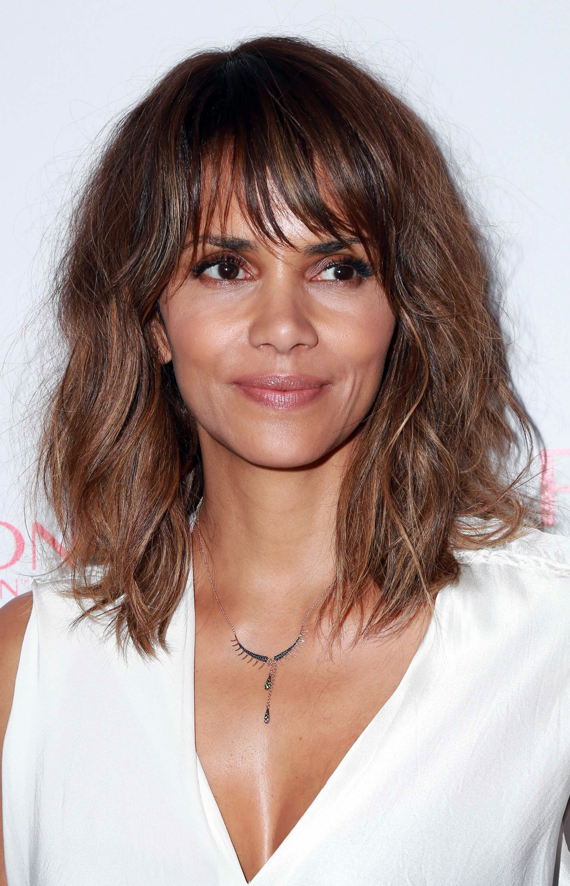 12 Best Hairstyles for Women Over 40 - Celeb Haircut Ideas Over 40