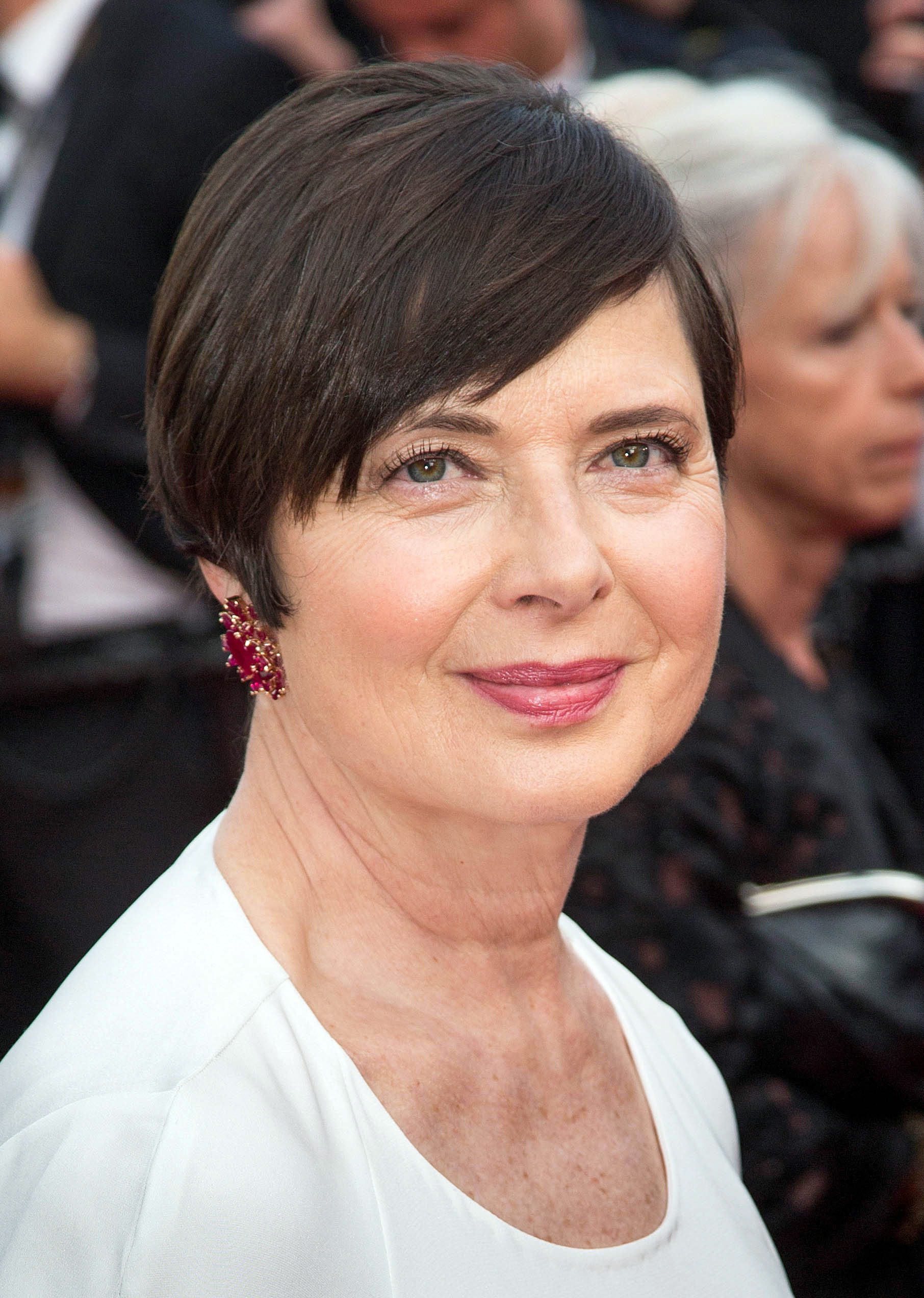 Isabella Rossellini's Pixie and Side-Swept Bangs