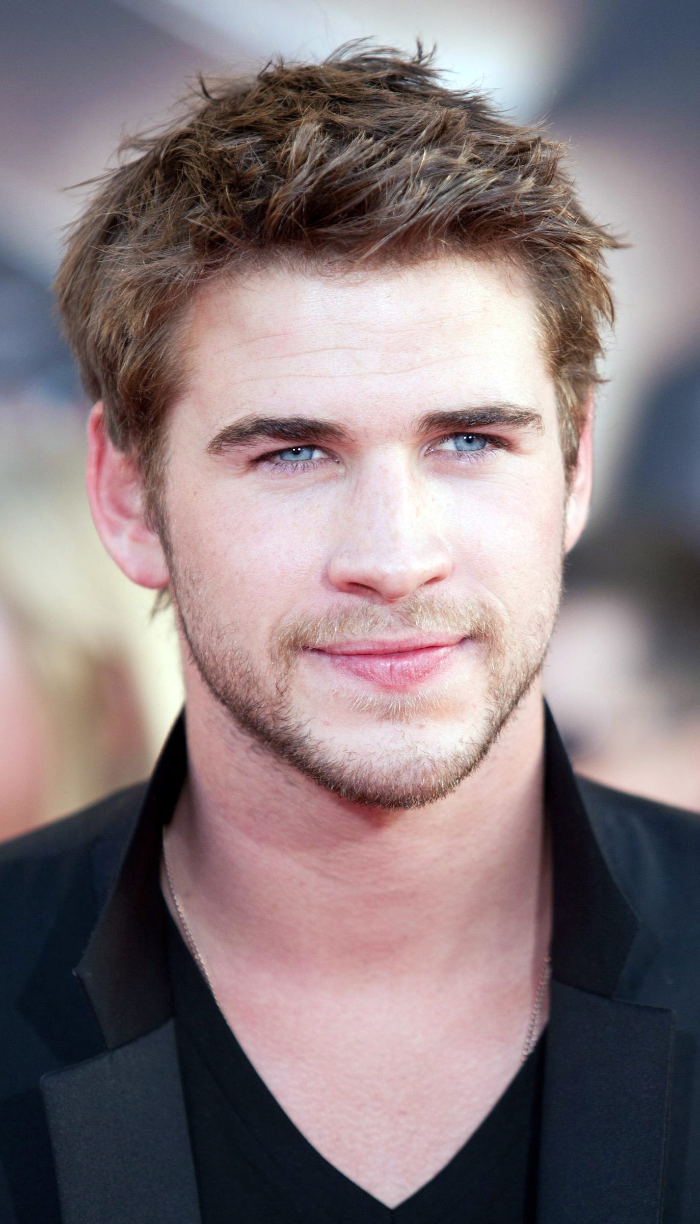 Liam Hemsworth textured spiky tapered haircut