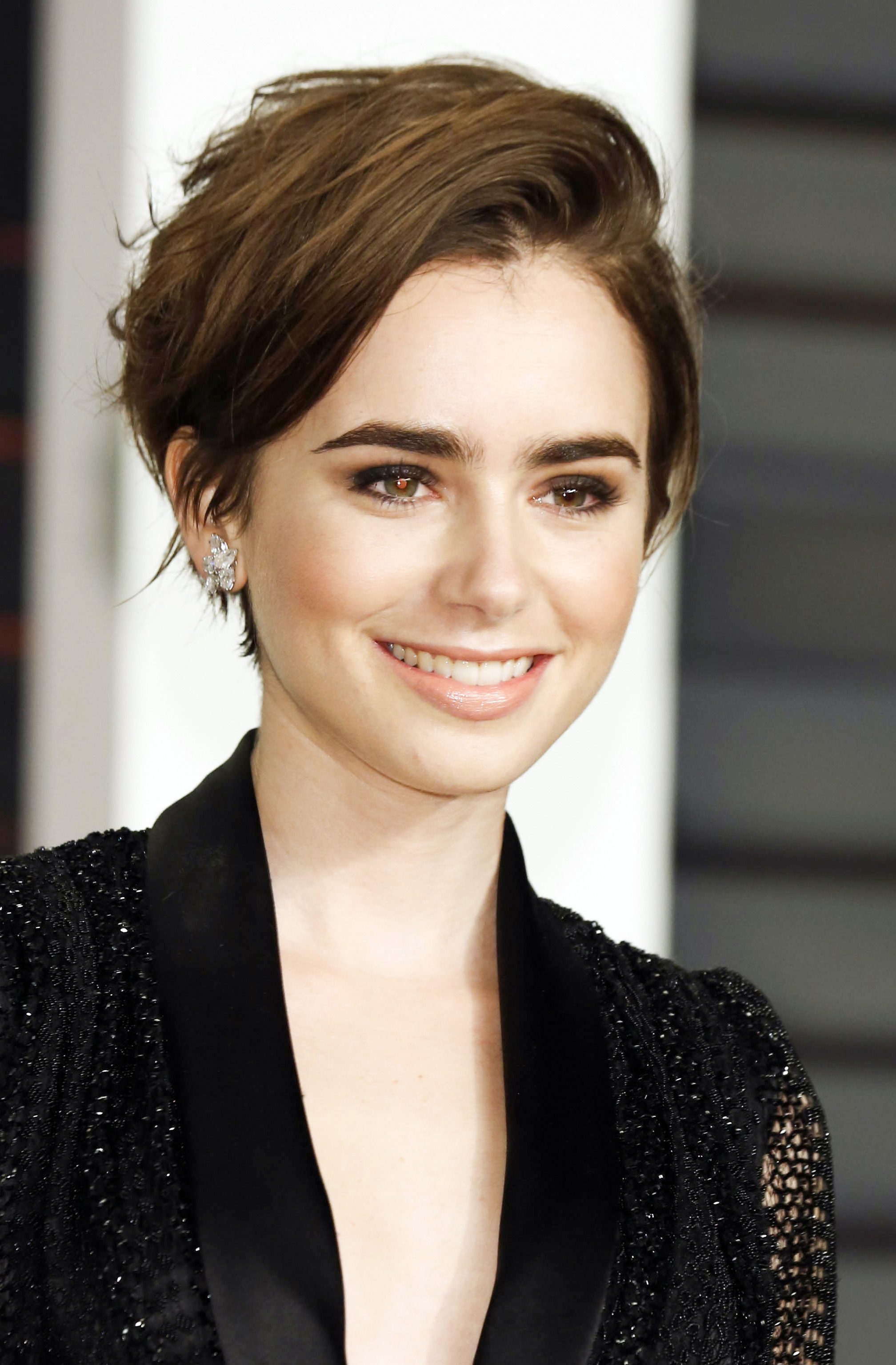 Lily Collins' Side Swept Pixie