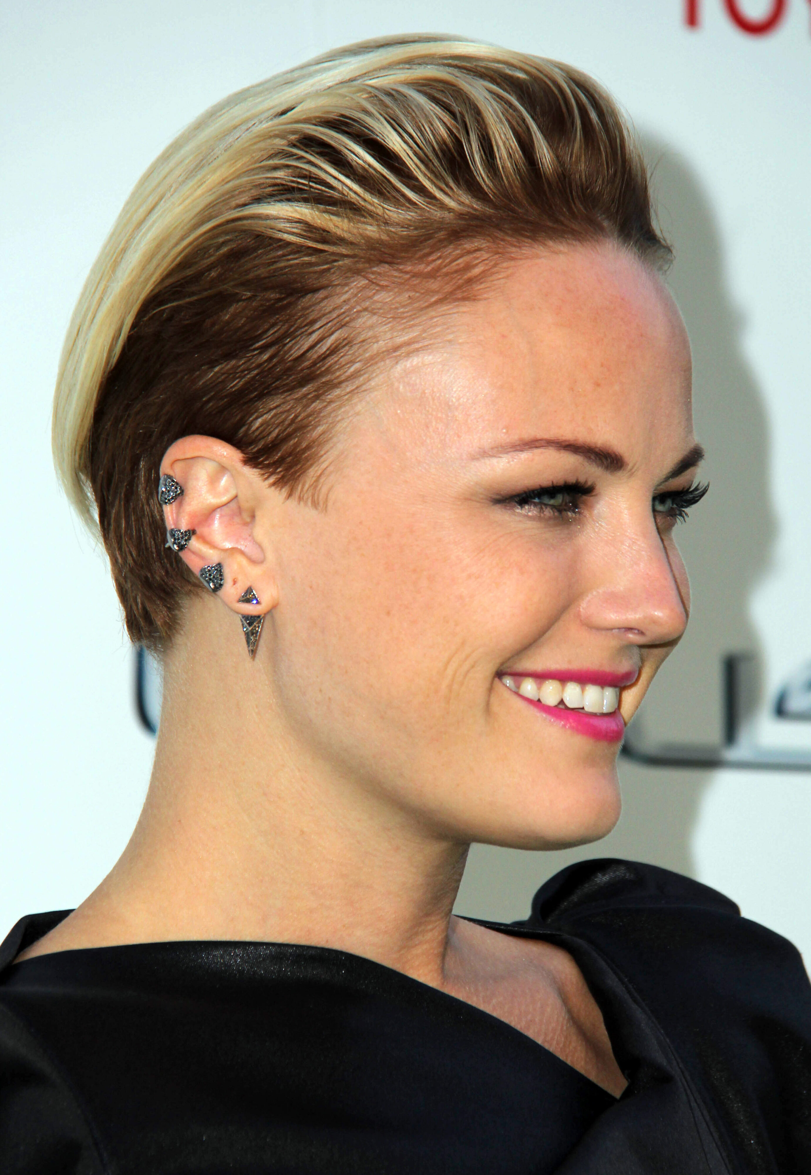 Malin Akerman's Double-Toned Undercut