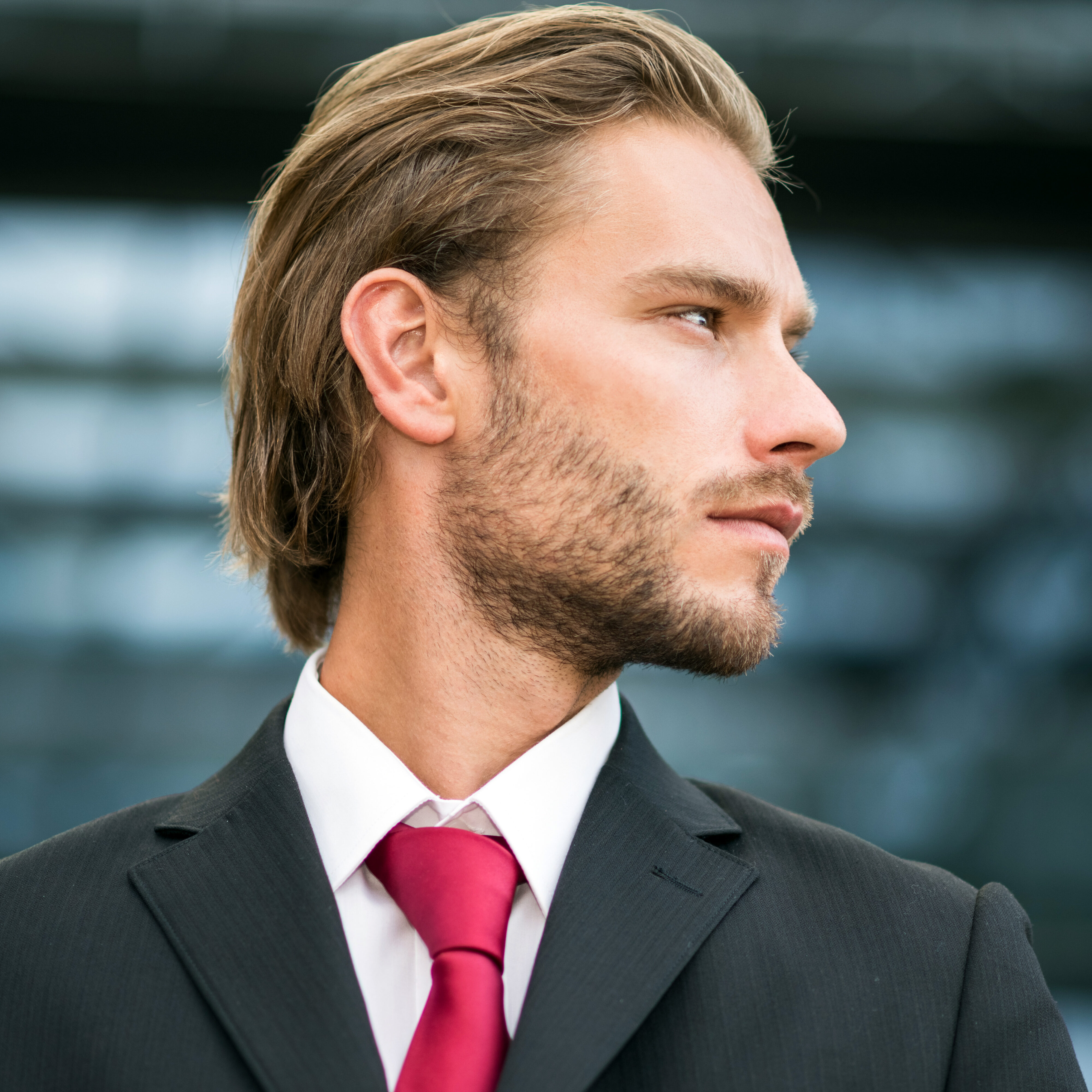 33 Awesome Slicked Back Hairstyles for Stylish Guys