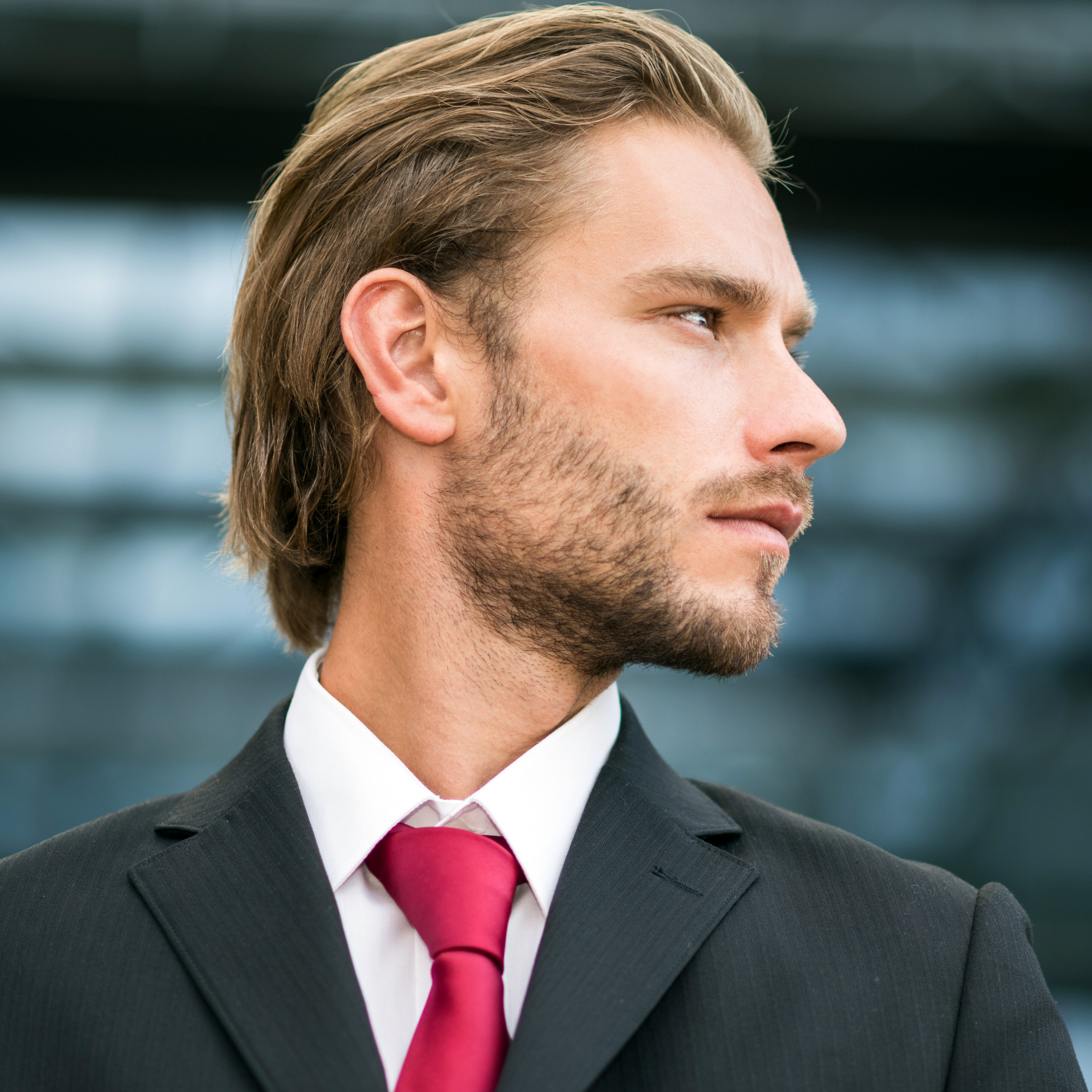 34 Awesome Slicked Back Hairstyles for Stylish Guys