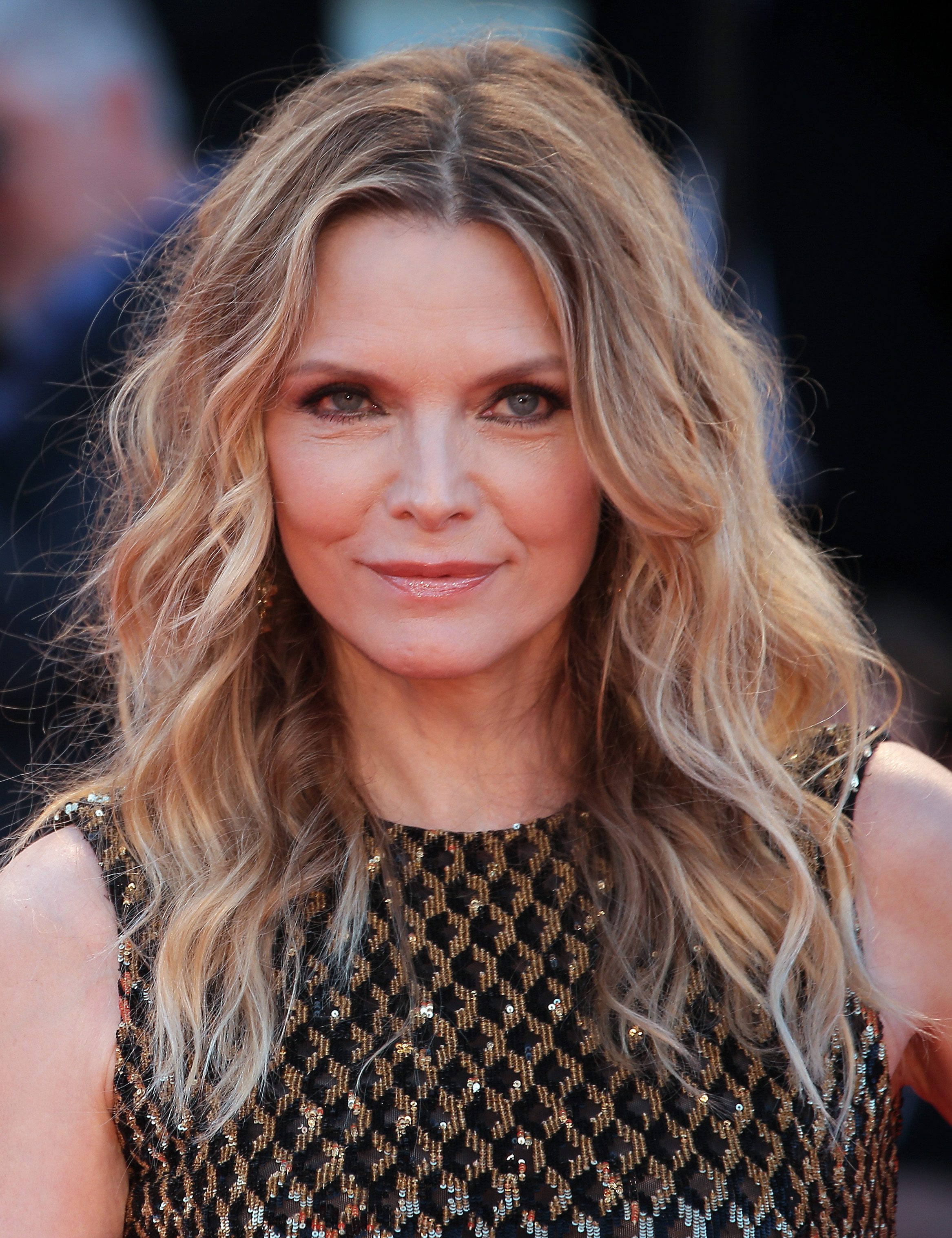 Michelle Pfeiffer's Layered Medium Crop and Highlights