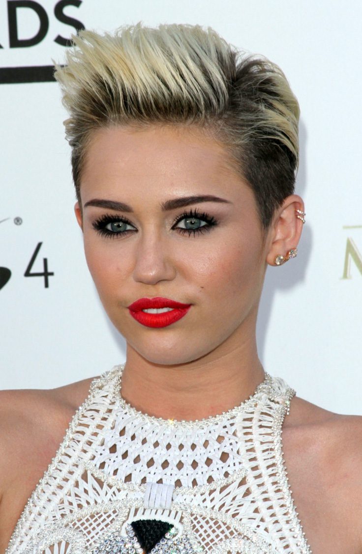 Miley Cyrus Bleached Undercut