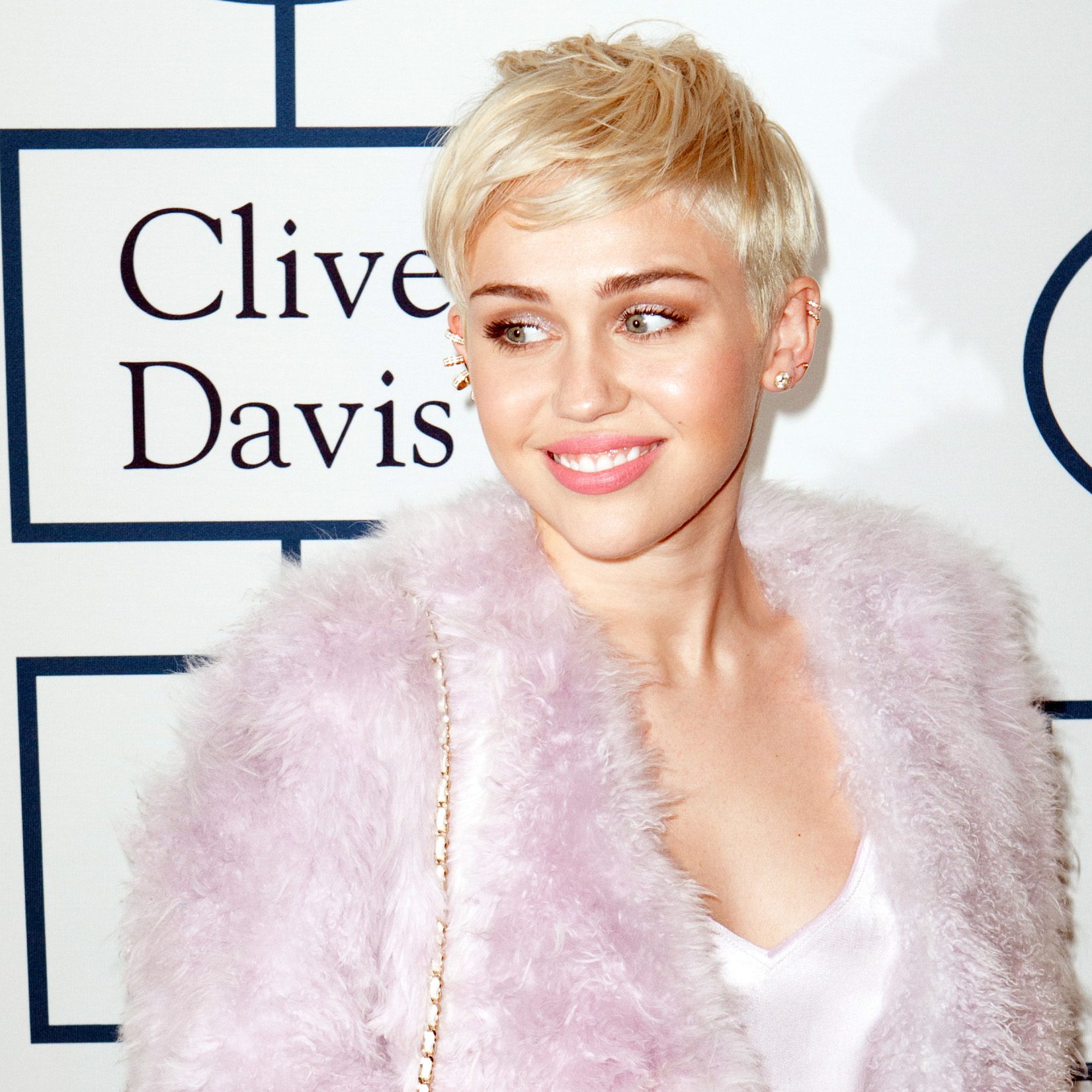 pixie undercut miley