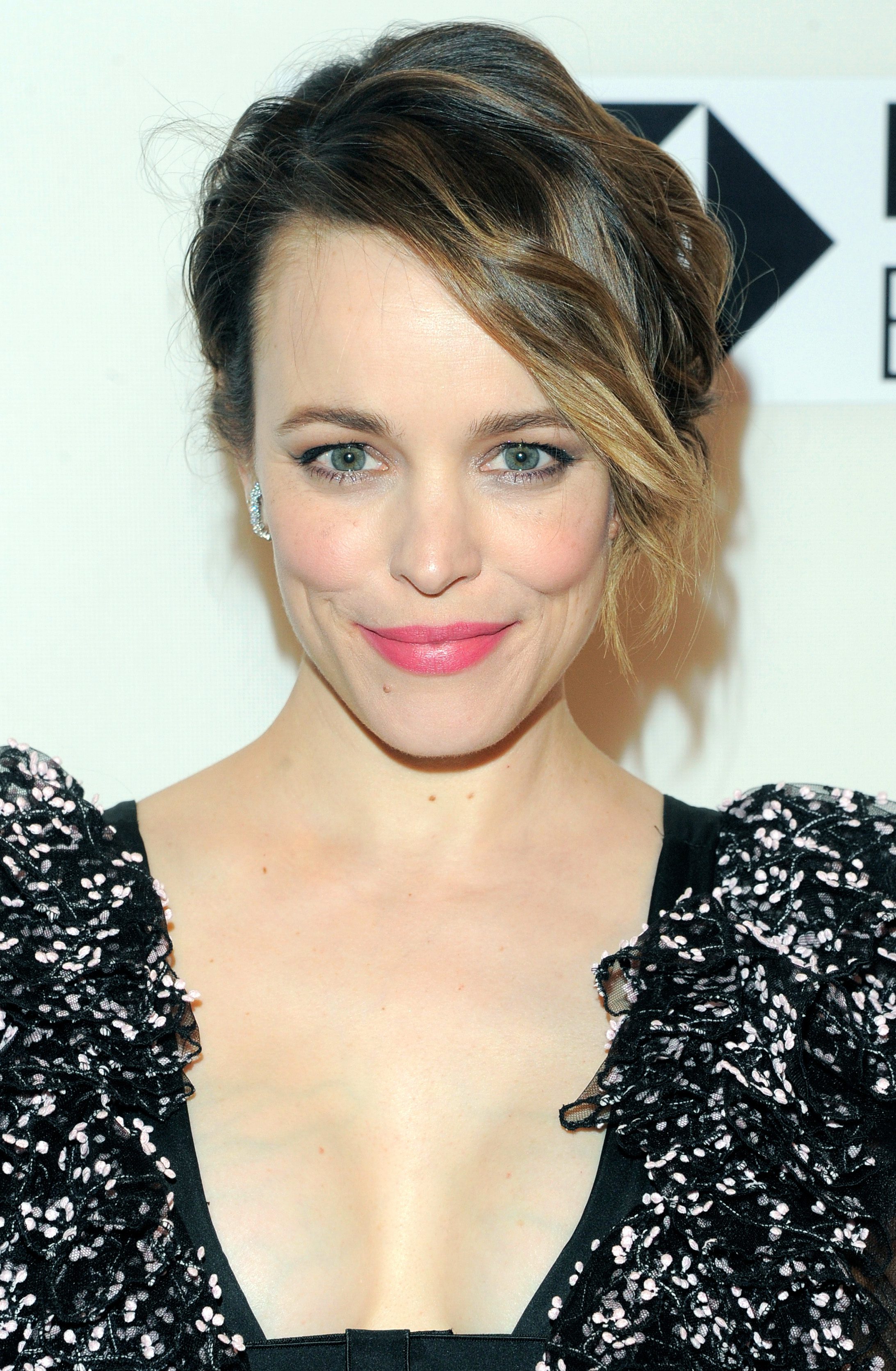 Rachel McAdams' Side-Swept Up Do