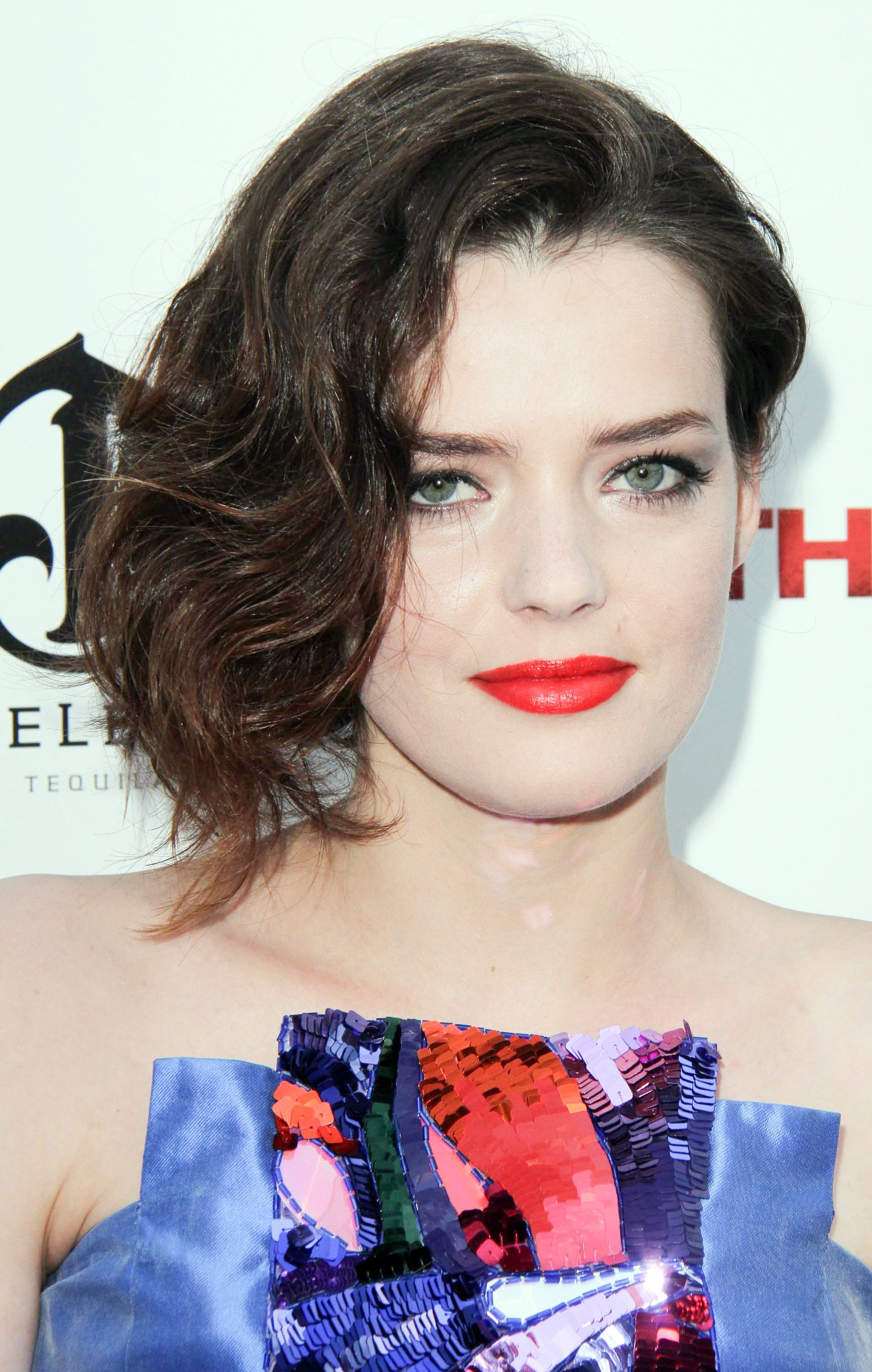 Roxane Mesquida's Side-Swept Bob