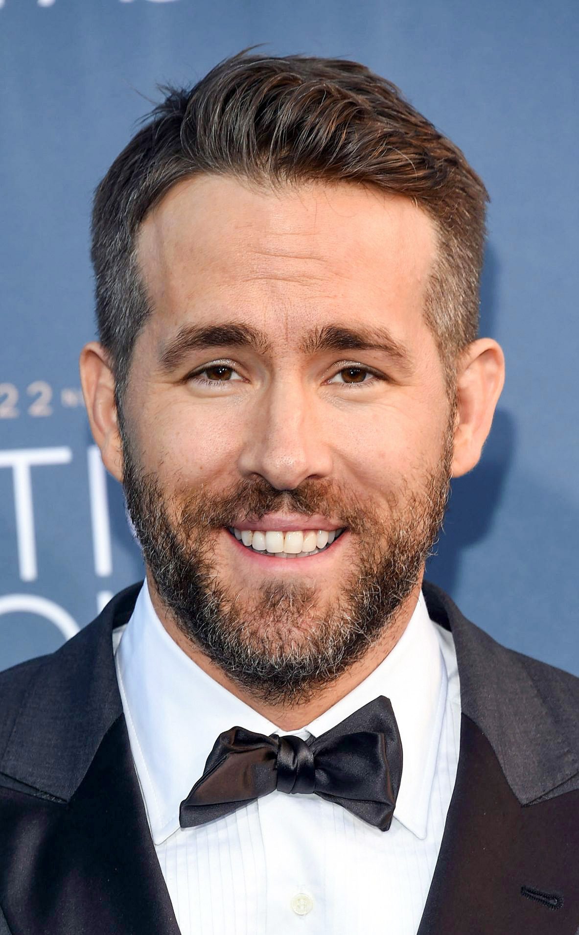 Ryan Reynolds classic regular taper with side part