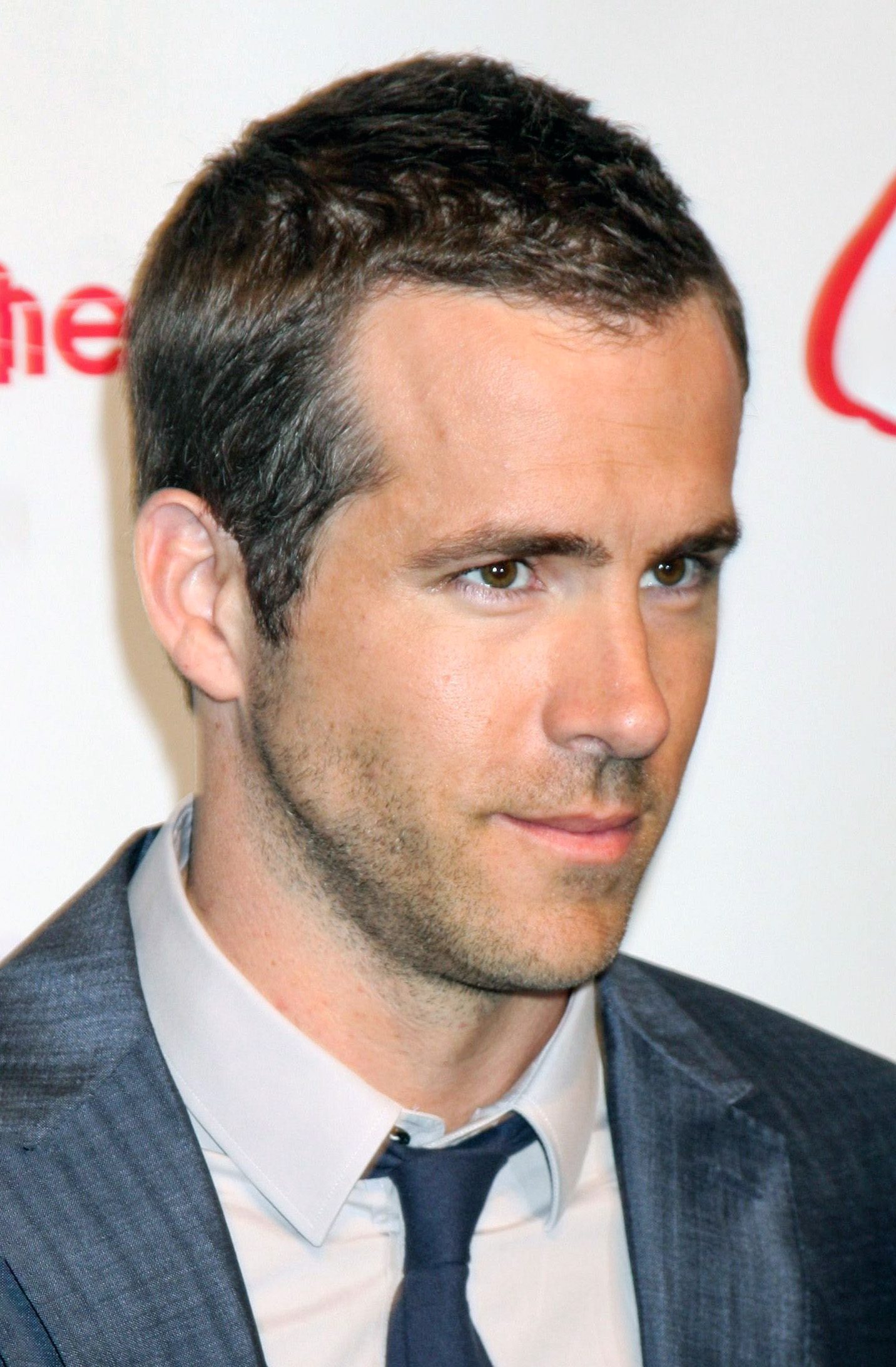 Ryan Reynolds crew cut short style