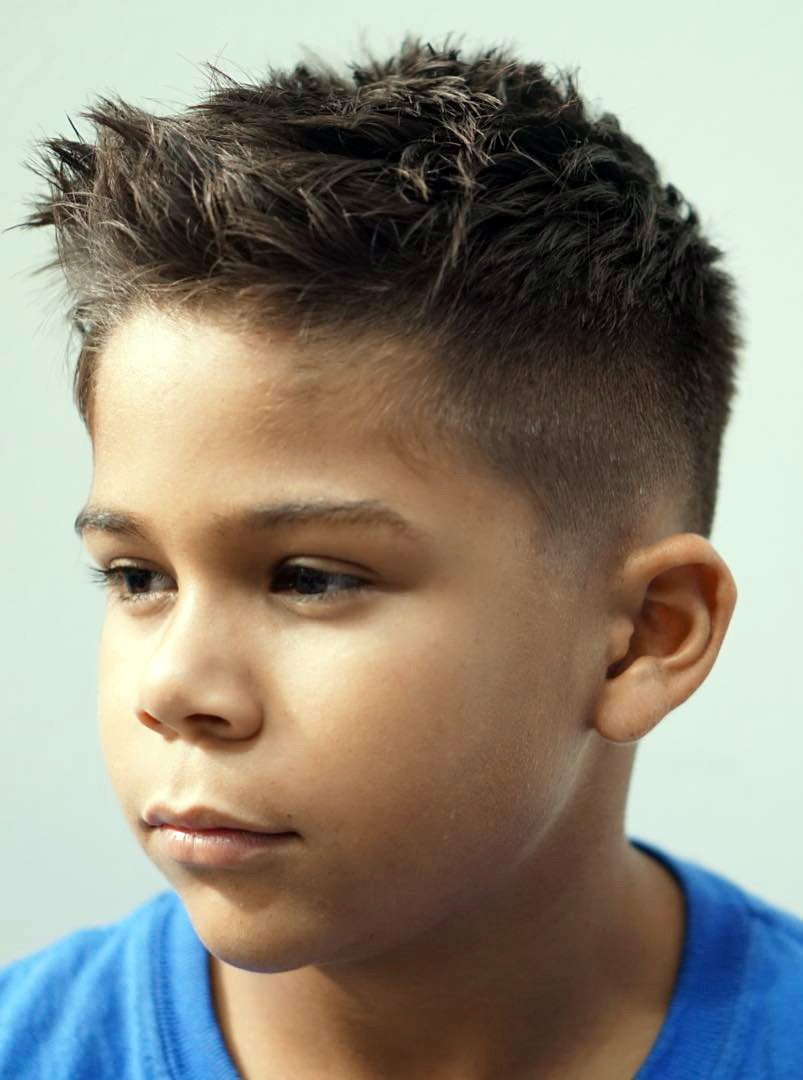 Boy hairstyle hi-res stock photography and images - Alamy