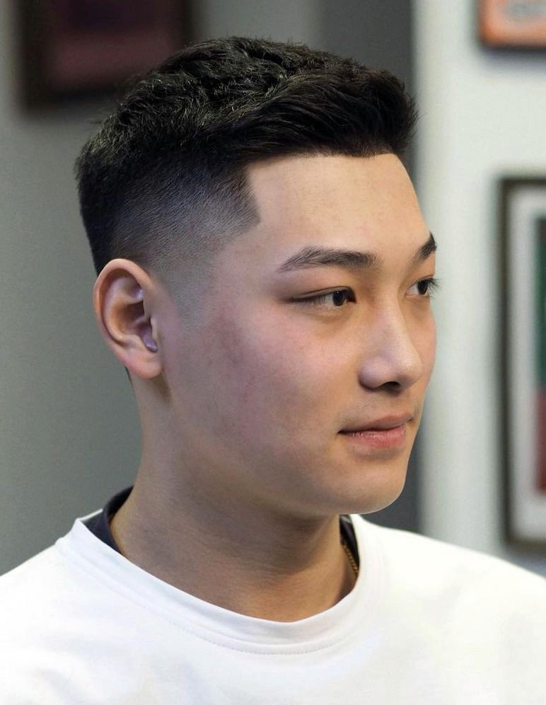 21 Regular, Clean Cut Haircuts For Men in 2023