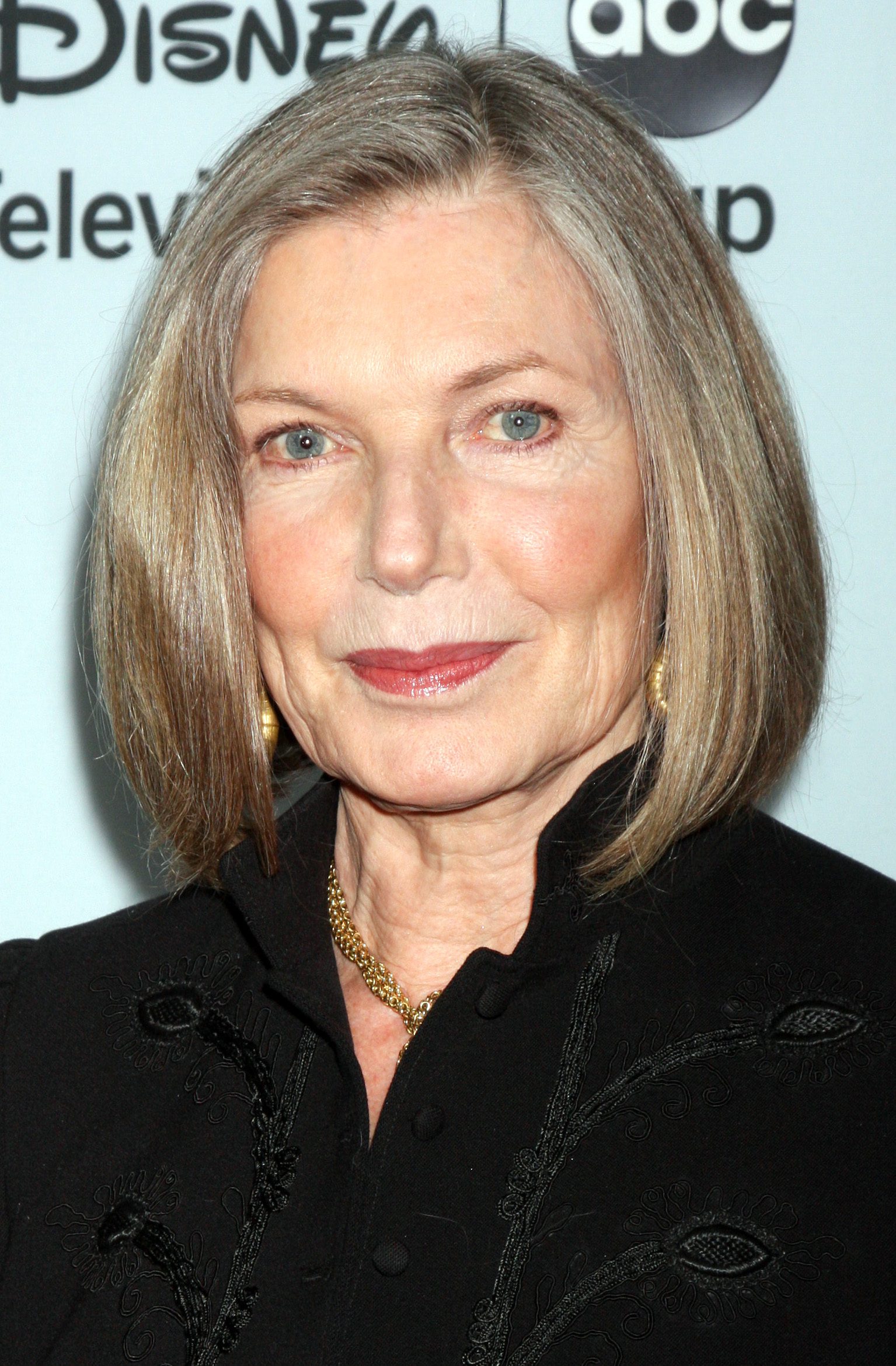 Susan Sullivan's Ashy Tones