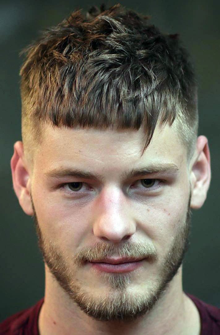 Mens haircuts with fringe: Thorny Pocky Fringe