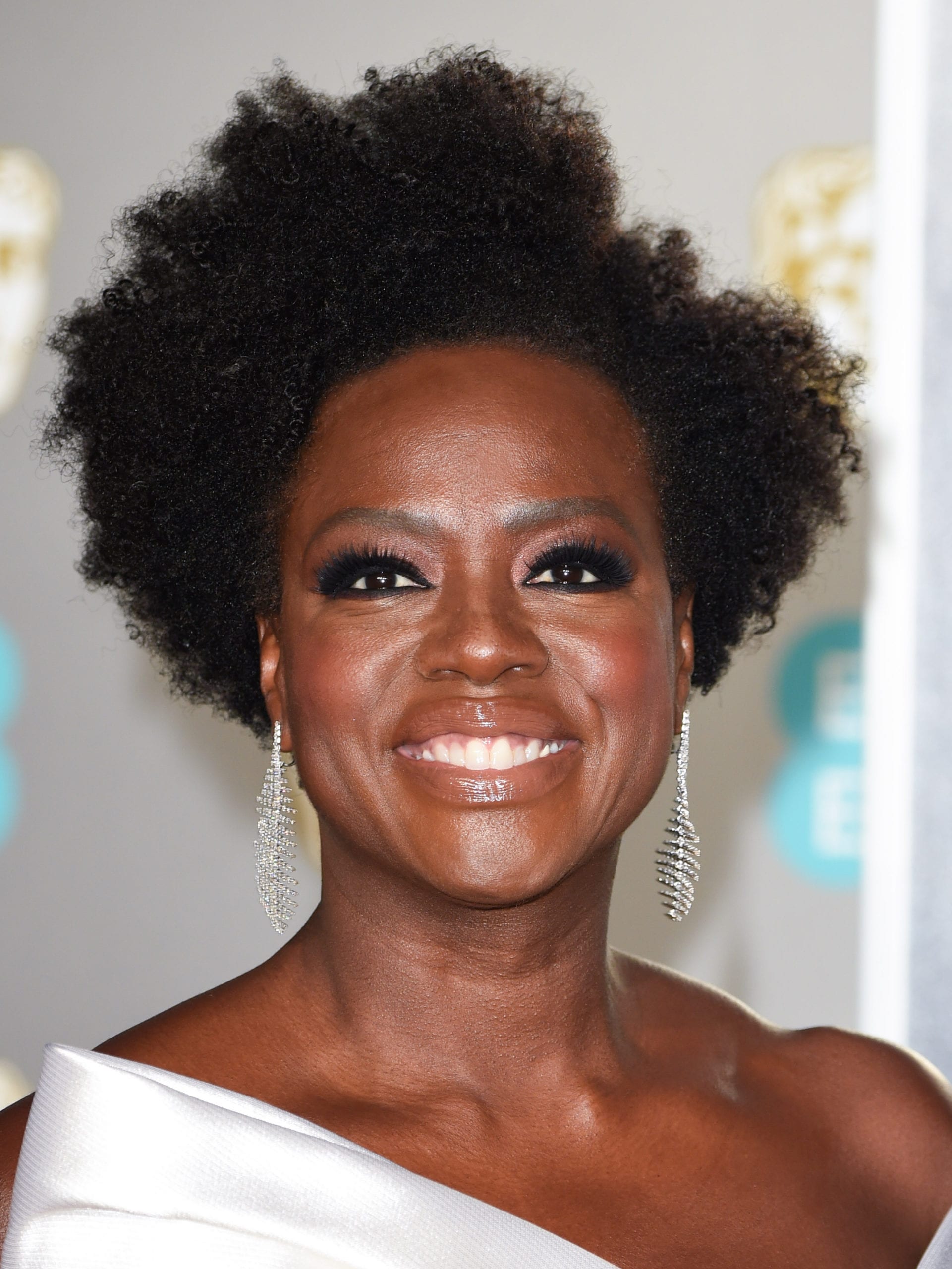 Viola Davis Side Part and Curls