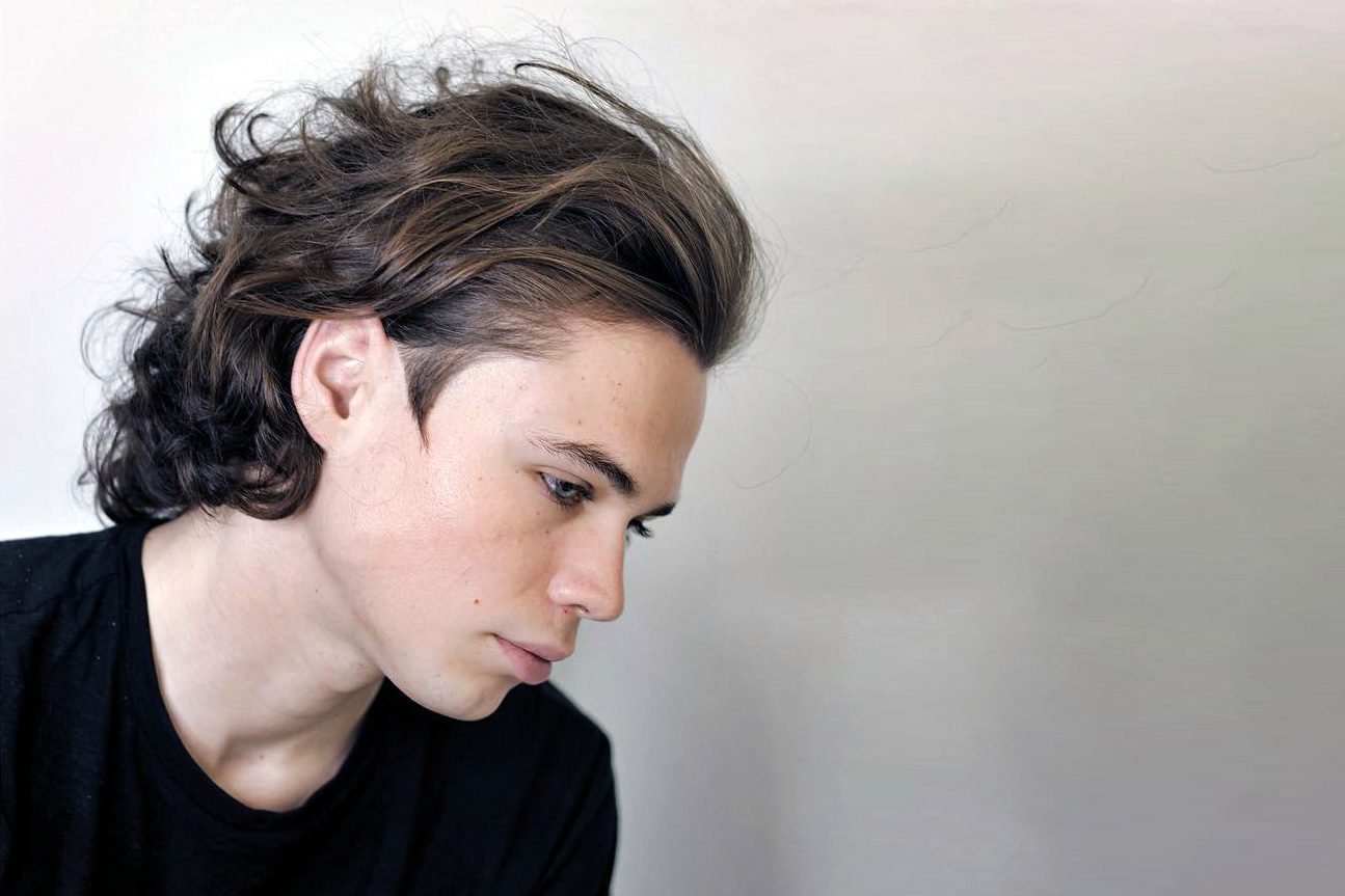 40+ Hairstyles for Men with Wavy Hair | Haircut Inspiration